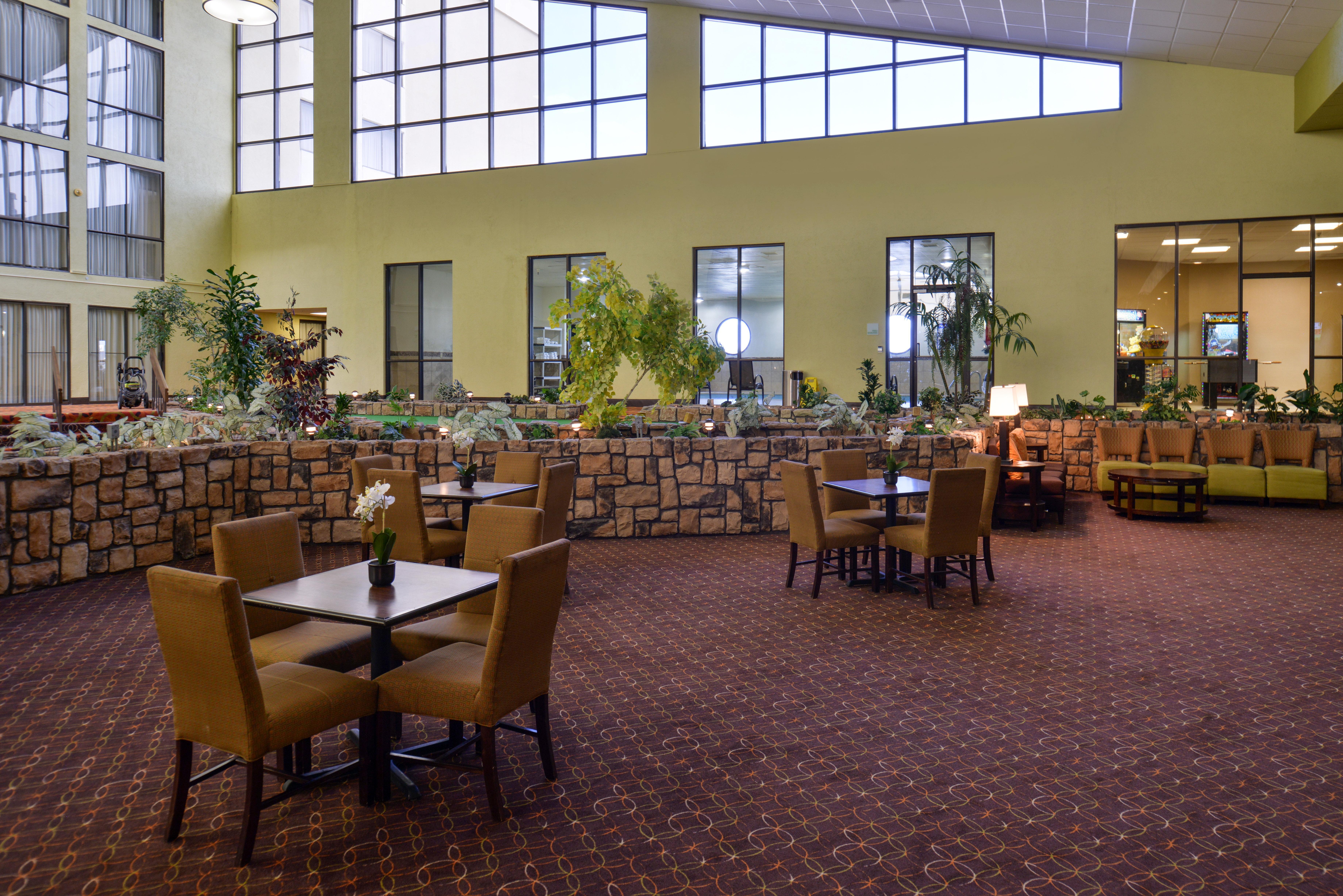 Ramada Plaza By Wyndham Sheridan Hotel & Convention Center Exterior foto